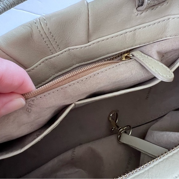 NWT Vintage Brahmin Top Handle Satchel in Cream and Gold Croc Detail - Picture 6 of 14